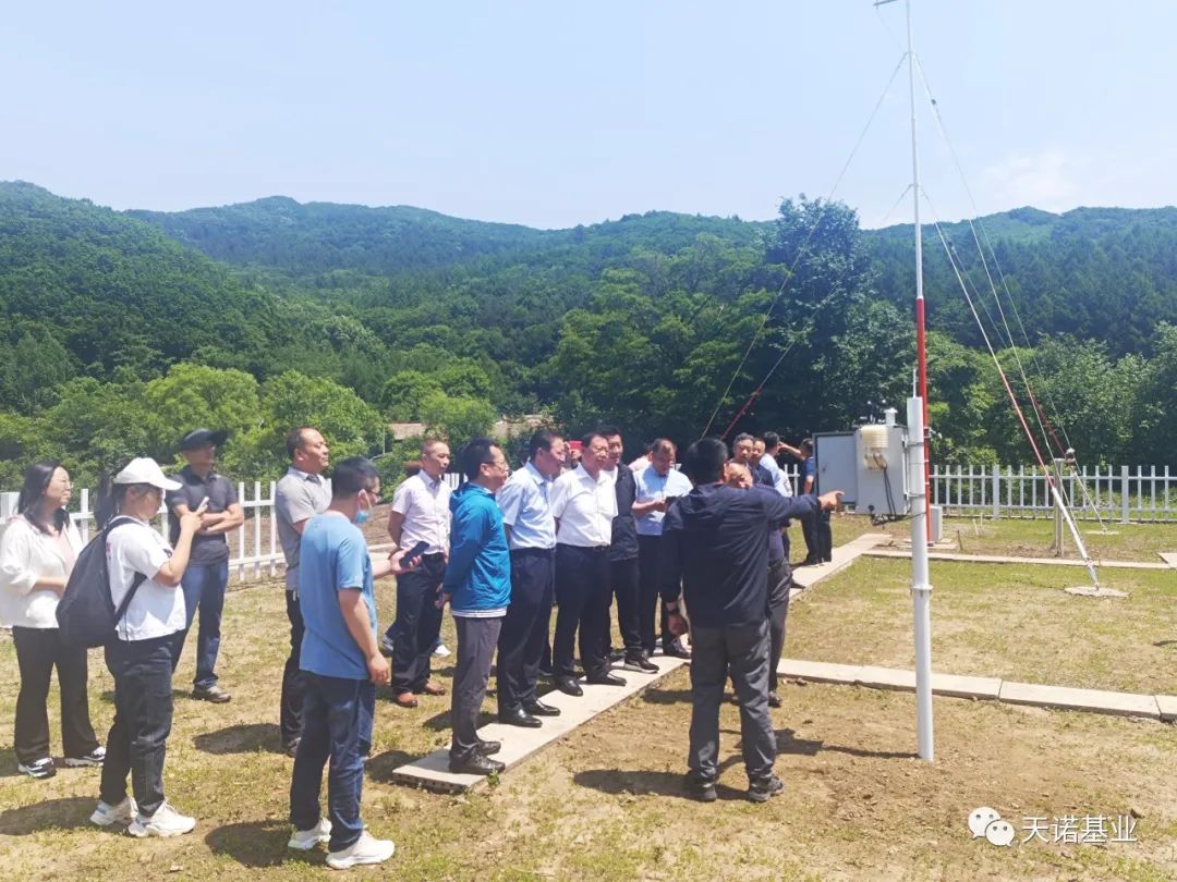 渾河源國(guó)家林草生態(tài)綜合監(jiān)測(cè)項(xiàng)目包括標(biāo)準(zhǔn)氣象觀測(cè)站和森林通量觀測(cè)塔。